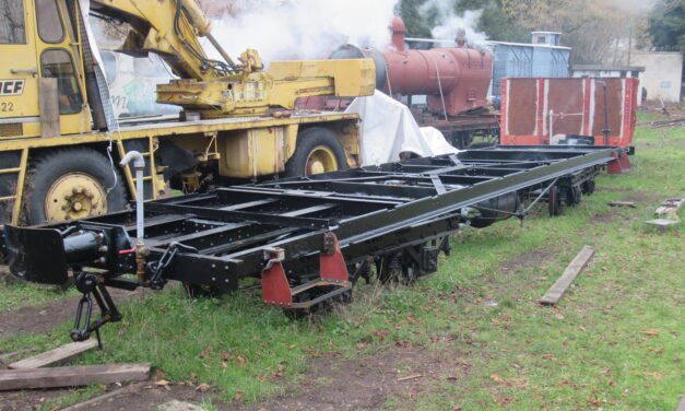 Le châssis de la Voiture Jura en cours de restauration